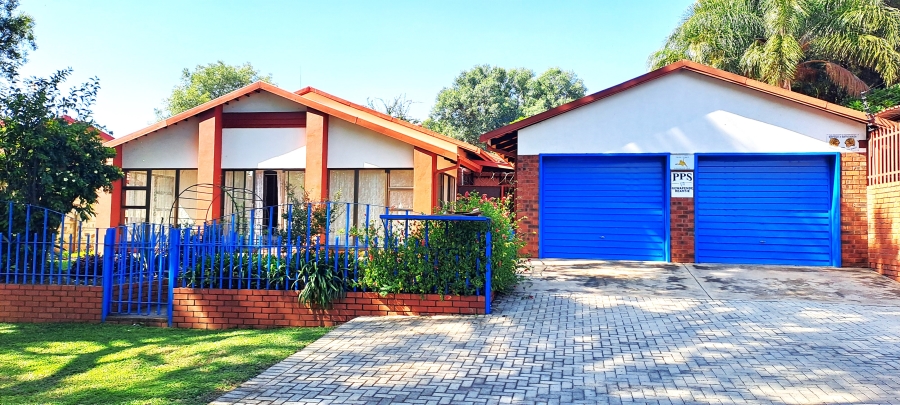 5 Bedroom Property for Sale in Elandsrand North West
